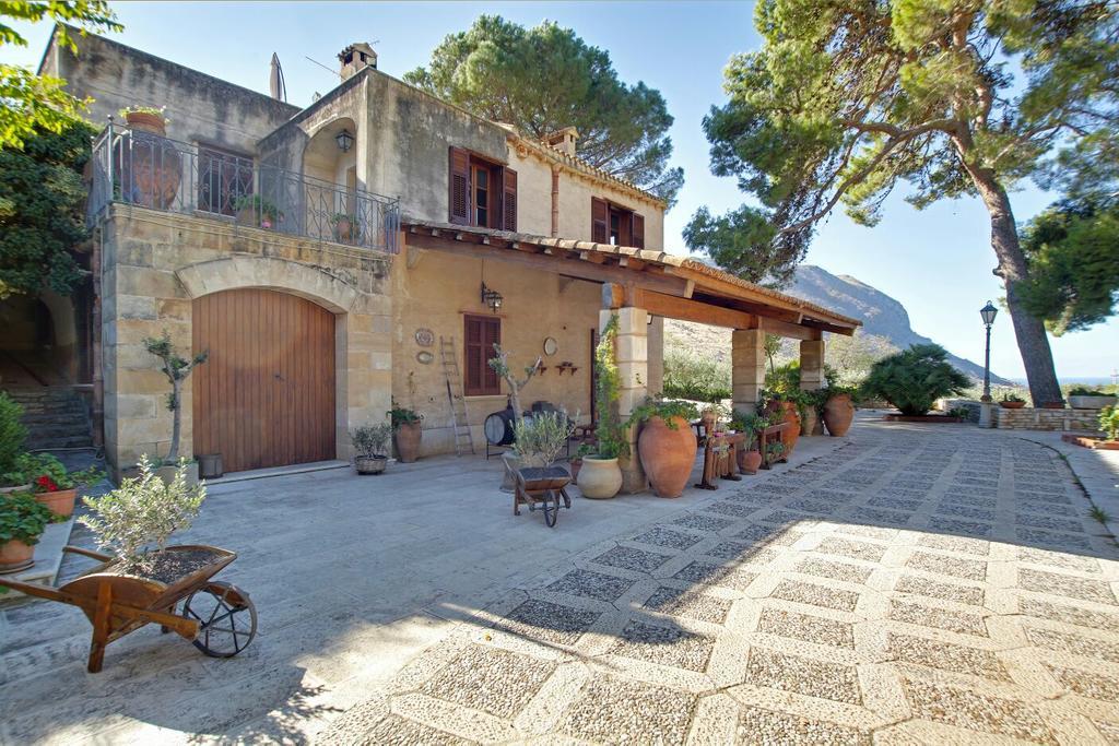 卡斯泰卢佐Poggio Di Mare住宿加早餐旅馆 外观 照片