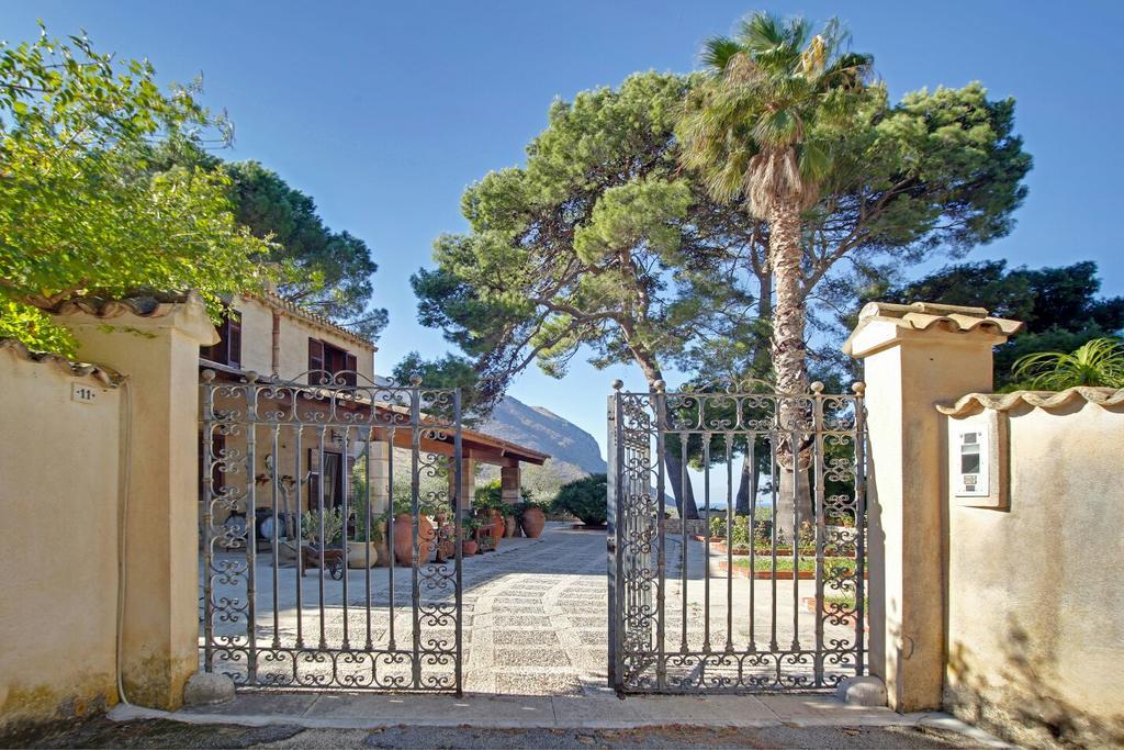 卡斯泰卢佐Poggio Di Mare住宿加早餐旅馆 外观 照片